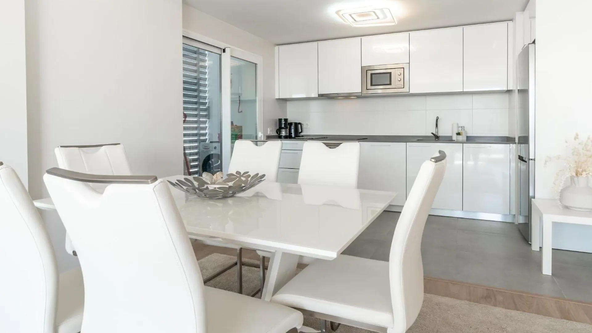 Jardines De Guadaiza Rooftop Apartment ماربيا إسبانيا