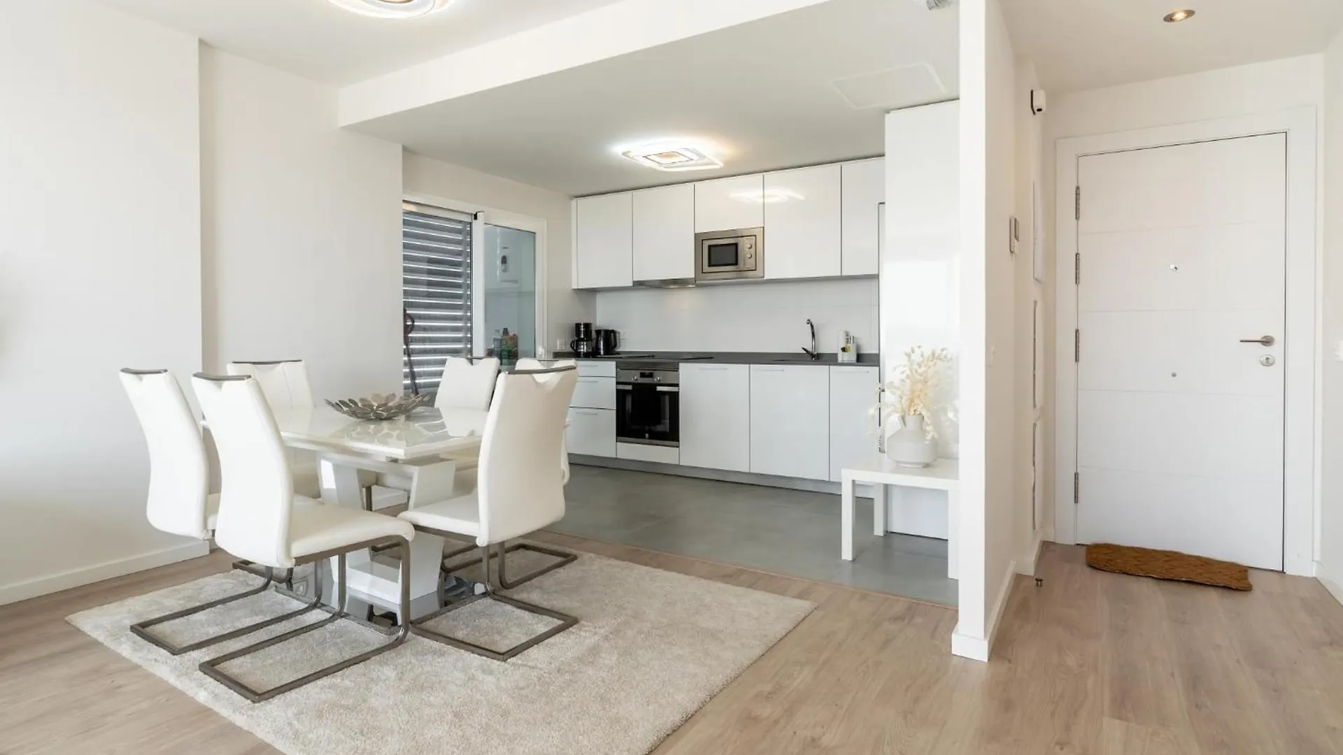 Jardines De Guadaiza Rooftop Apartment ماربيا